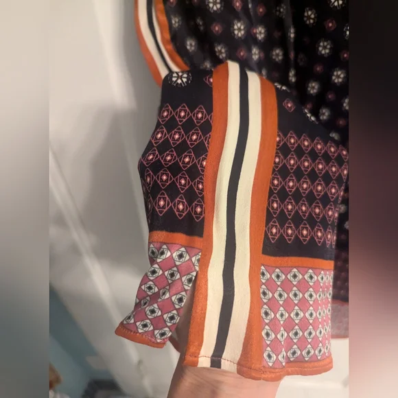 Massimo Dutti flowy patterned resort top size M - Picture 5 of 6